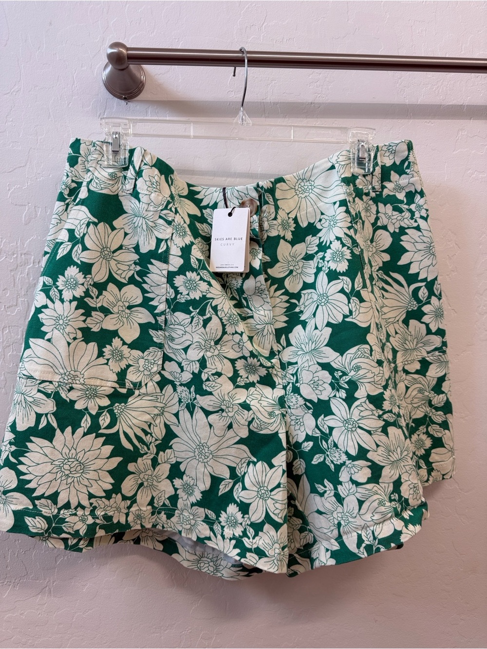 Skies Are Blue Green & White Floral High-Waist Bermuda Shorts
